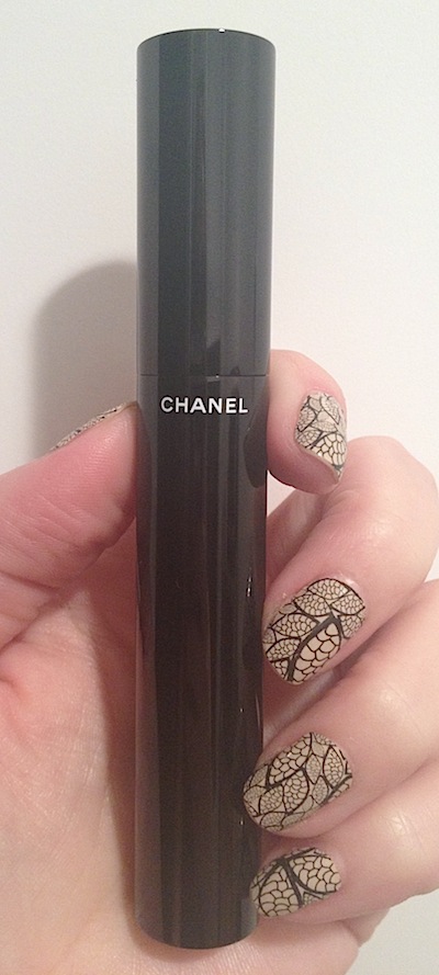 Makeup Review, Before/After Photos: Chanel Le Volume De Chanel Mascara -  Plumped, Thicker, Fuller Lashes